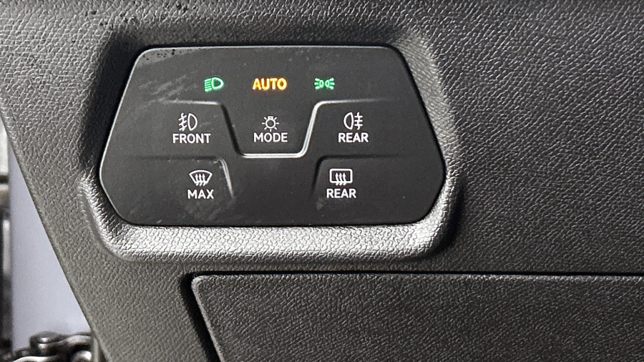 SEAT Leon 1.0 eTSI 110pk FR Business DSG