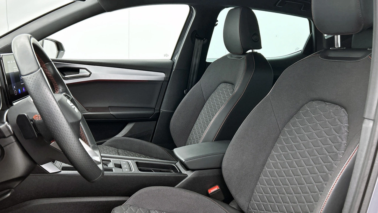 SEAT Leon 1.0 eTSI 110pk FR Business DSG