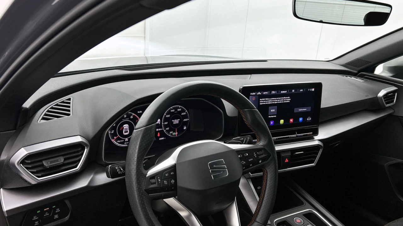 SEAT Leon 1.0 eTSI 110pk FR Business DSG