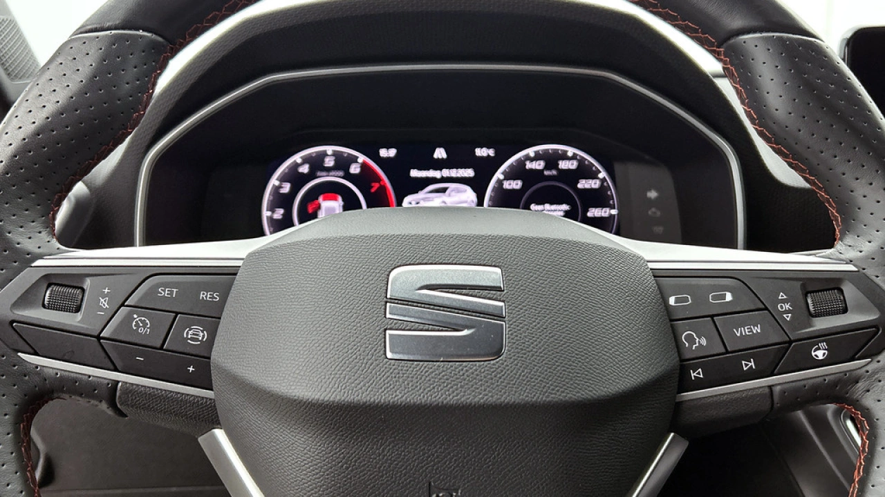 SEAT Leon 1.0 eTSI 110pk FR Business DSG