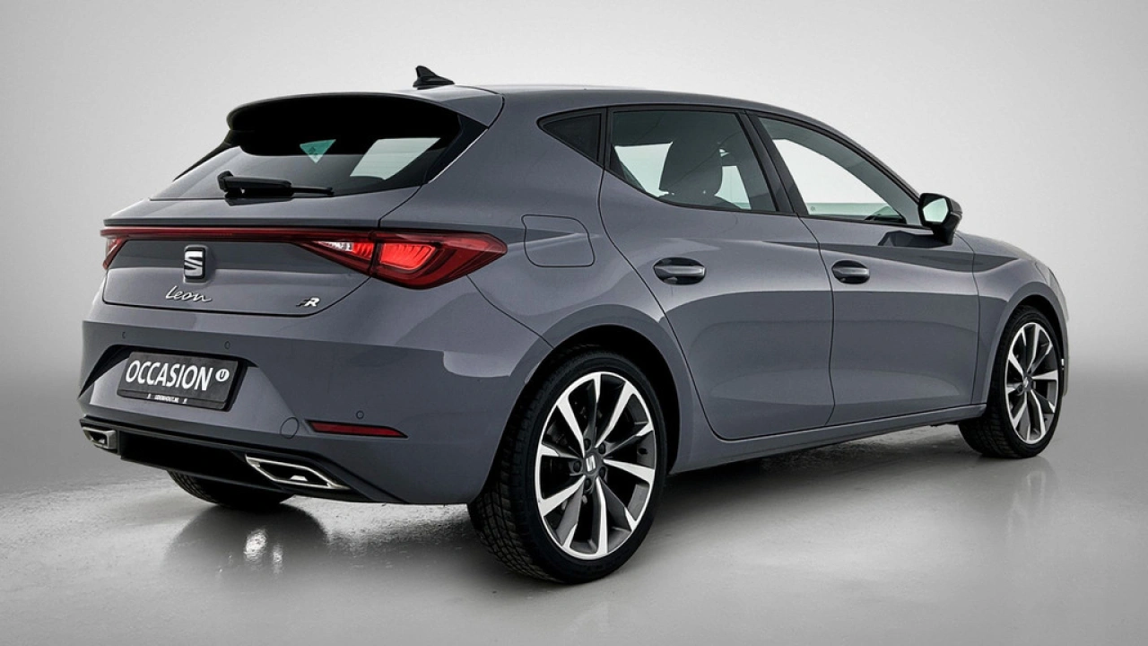 SEAT Leon 1.0 eTSI 110pk FR Business DSG