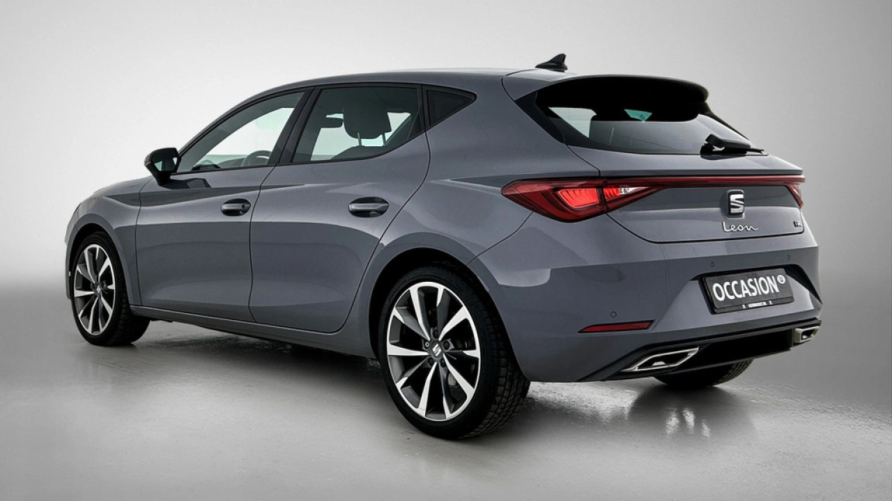 SEAT Leon 1.0 eTSI 110pk FR Business DSG