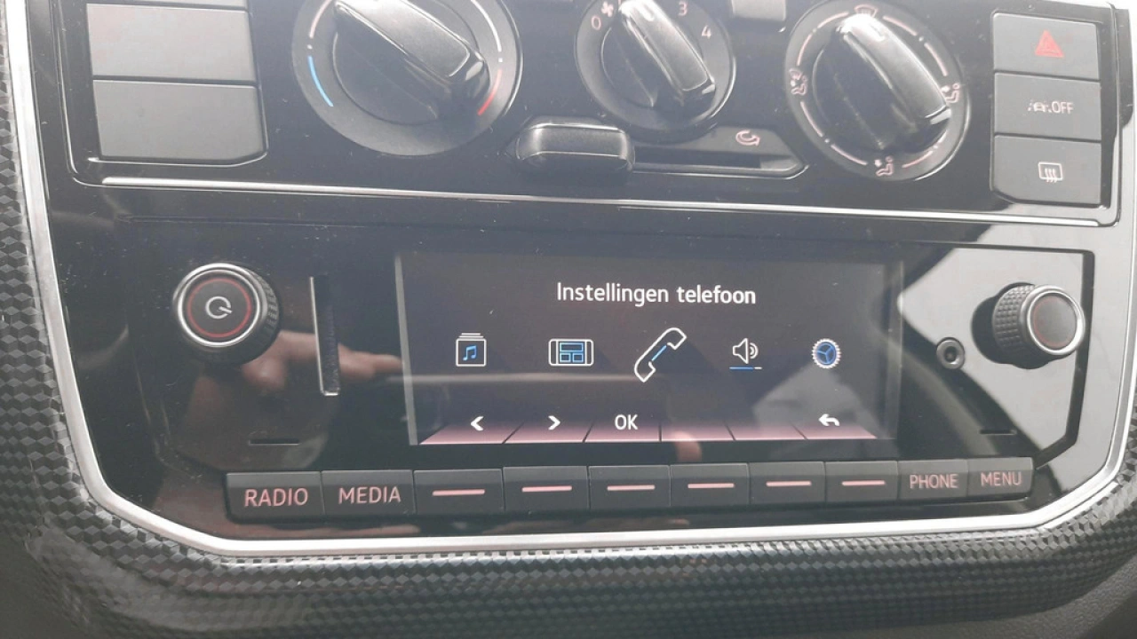 Volkswagen up! 1.0 Airco | Smartphone integratie | Lane Assist | DAB | Steunhaak |