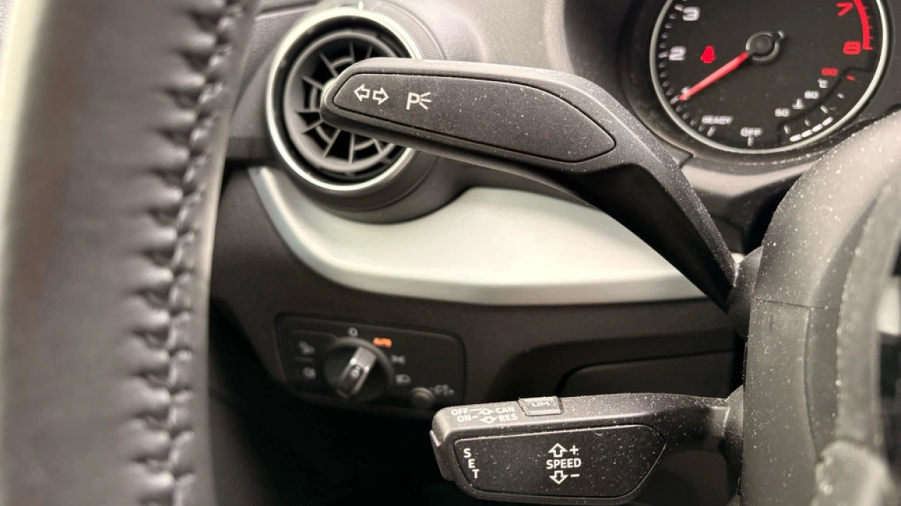 Audi Q2 35 TFSI 150PK Epic / Smartphone Interface