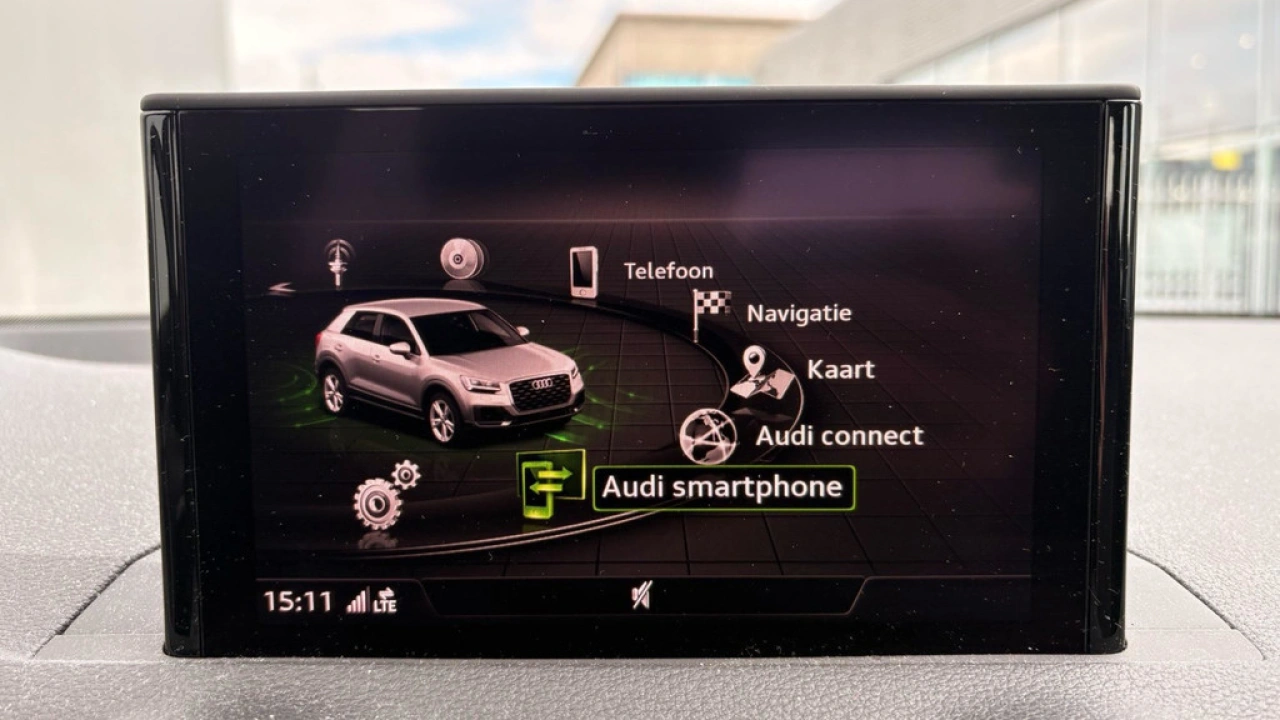 Audi Q2 35 TFSI 150PK Epic / Smartphone Interface
