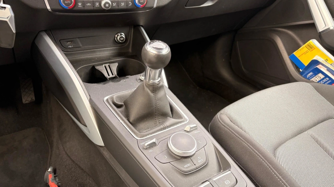 Audi Q2 35 TFSI 150PK Epic / Smartphone Interface