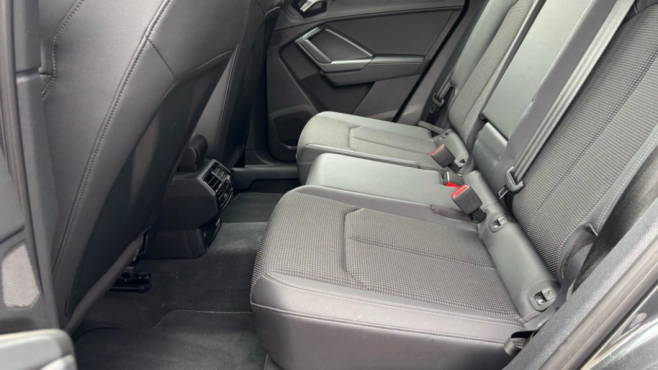 Audi Q3 45 TFSI e 245Pk S Edition / Trekhaak / Camera / PDC V+A