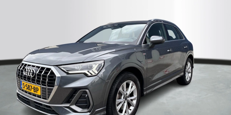 Audi Q3 45 TFSI e 245Pk S Edition / Trekhaak / Camera / PDC V+A