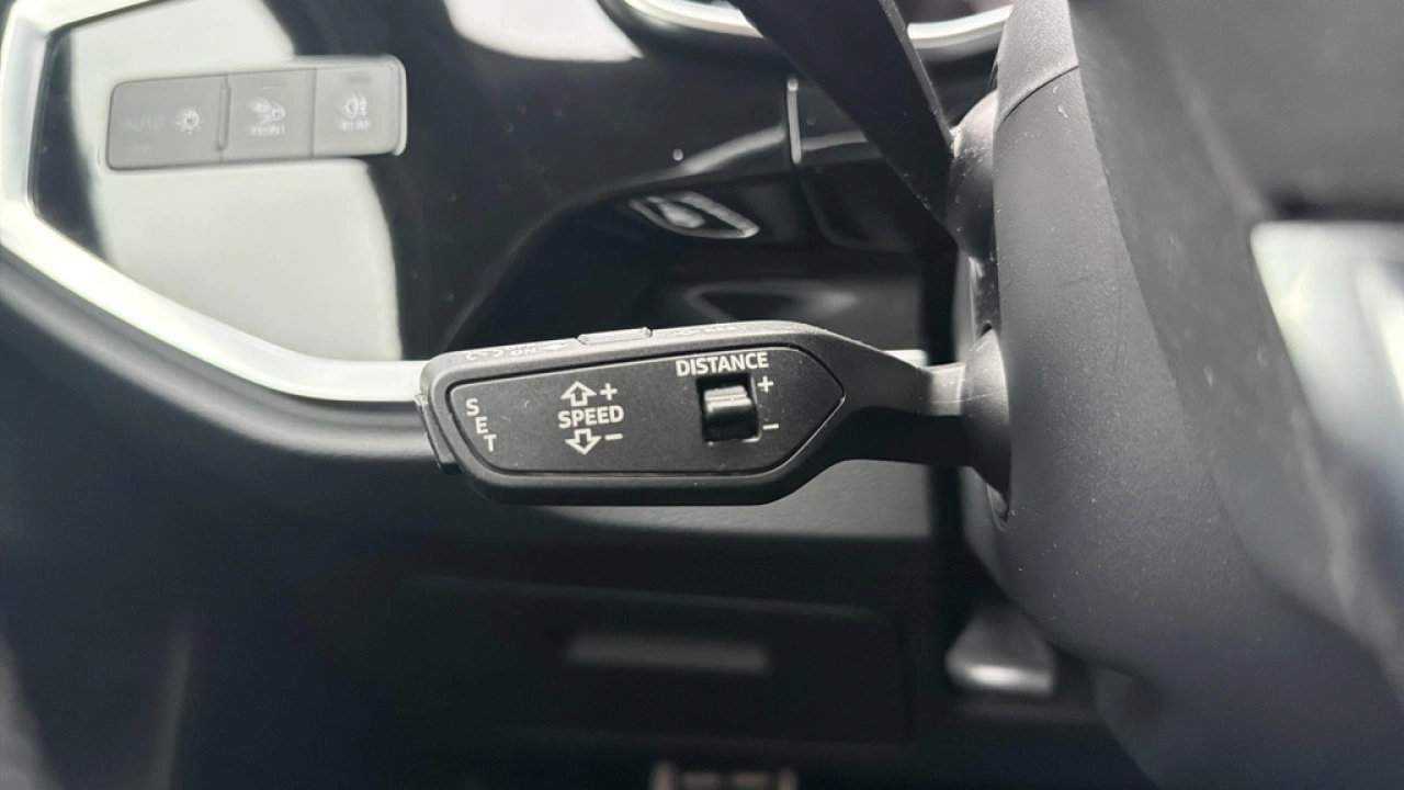 Audi Q3 45 TFSI e 245pk PHEV S-Line Edition / Trekhaak / Camera / PDC V+A