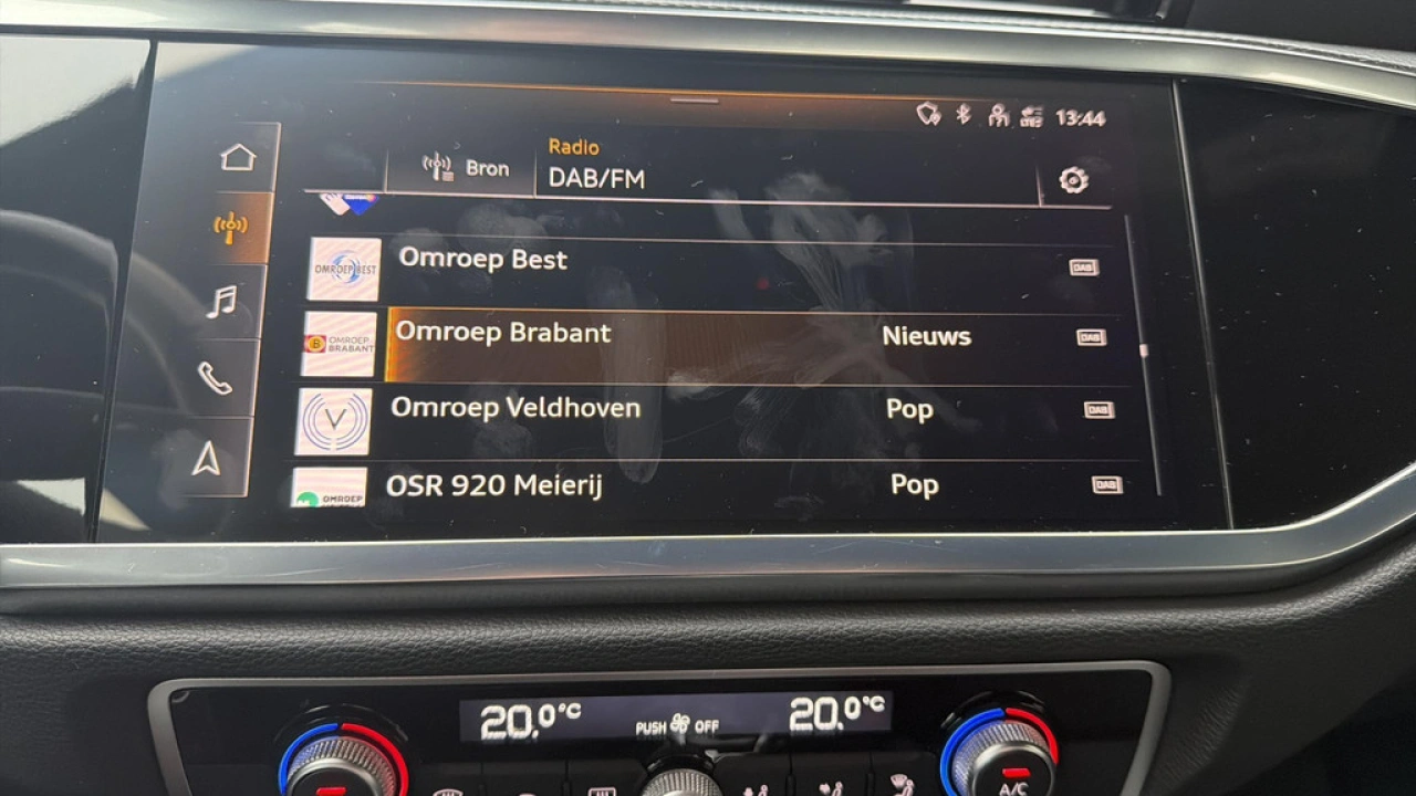 Audi Q3 45 TFSI e 245pk PHEV S-Line Edition / Trekhaak / Camera / PDC V+A