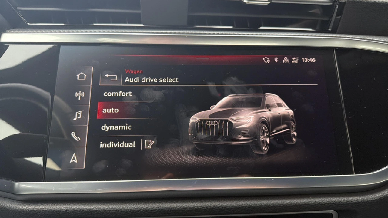 Audi Q3 45 TFSI e 245pk PHEV S-Line Edition / Trekhaak / Camera / PDC V+A