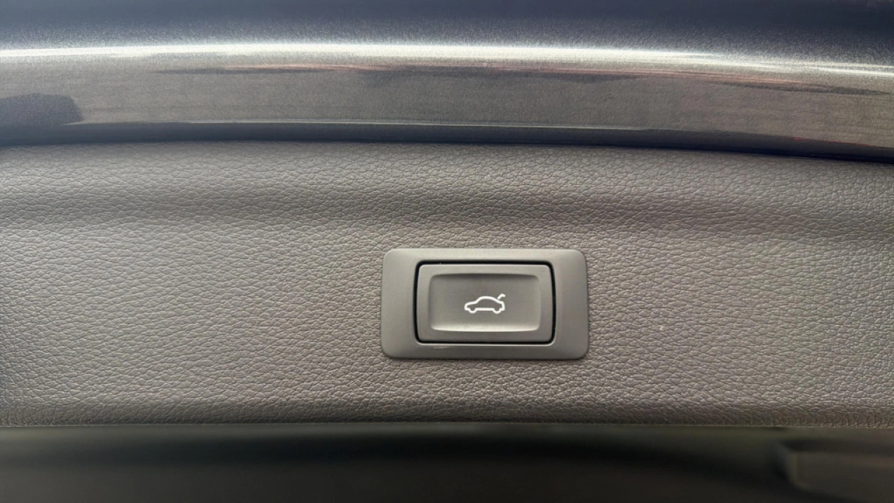 Audi Q3 45 TFSI e 245pk PHEV S-Line Edition / Trekhaak / Camera / PDC V+A