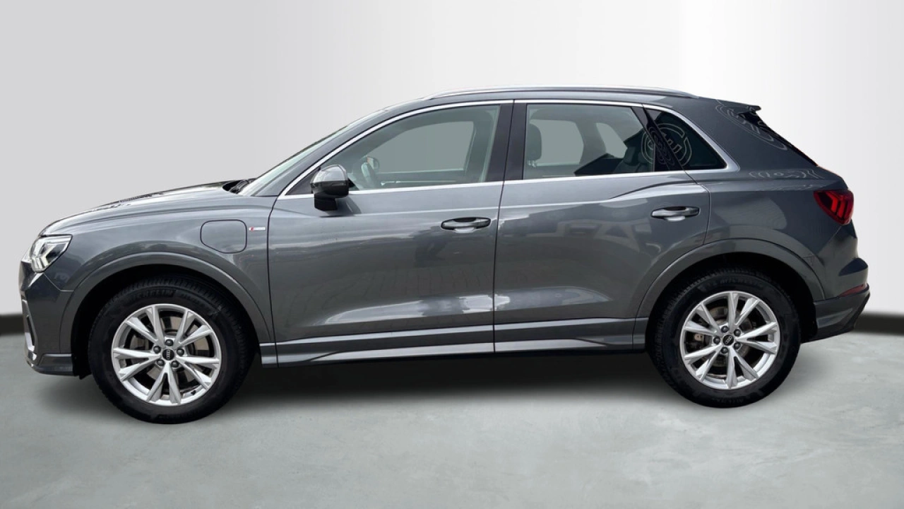 Audi Q3 45 TFSI e 245Pk S Edition / Trekhaak / Camera / PDC V+A