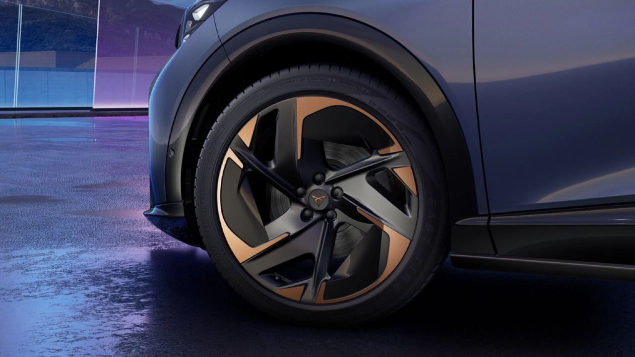 CUPRA Tavascan 77kWh Elektromotor 286 1AT Adrenaline