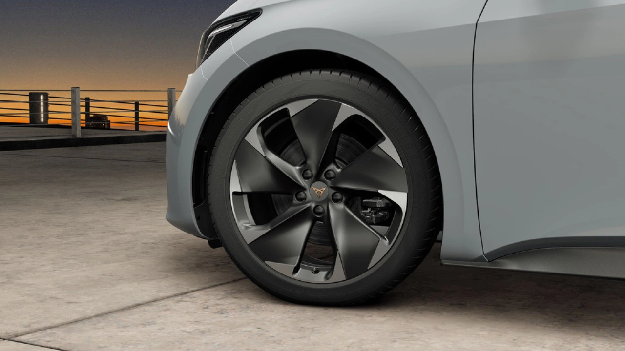 CUPRA Born 59 kWh 204 1AT Essential Limited