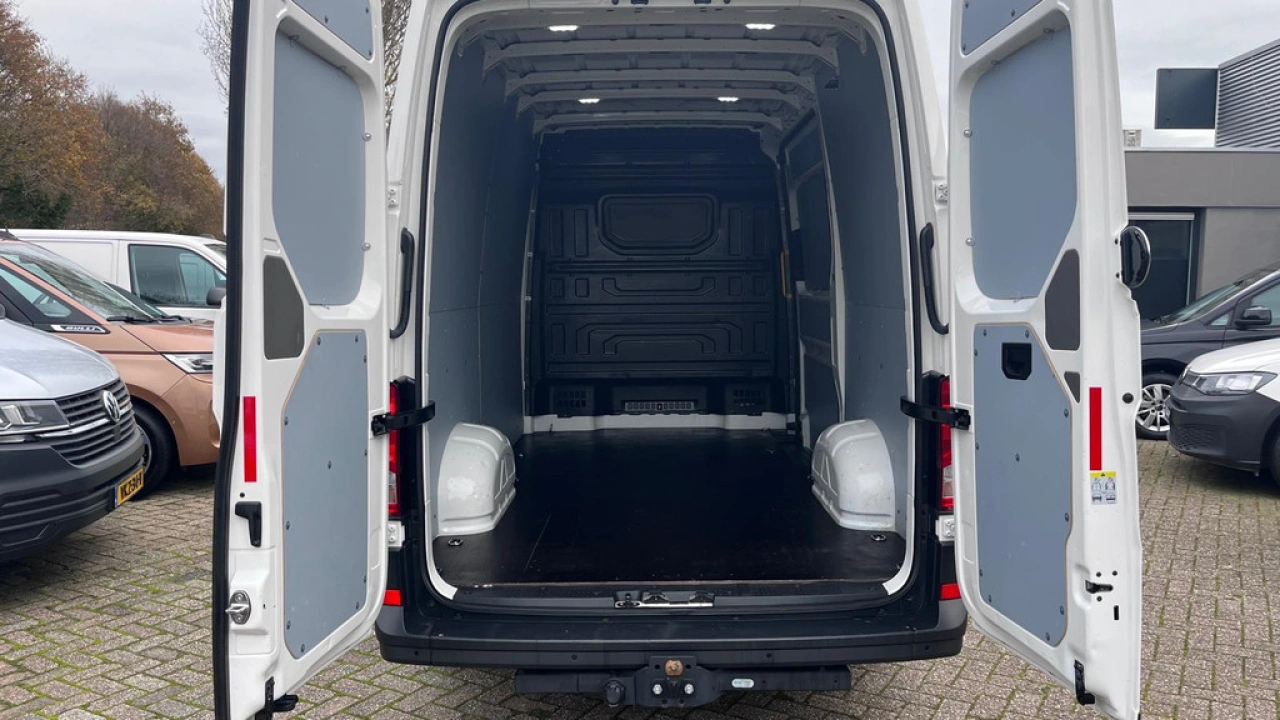 VW Bedrijfswagens Crafter L3H3 2.0 TDI 140pk 3.0T Highline