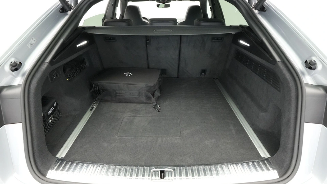 Audi Q8 55 TFSI e 381 pk quattro S-Line