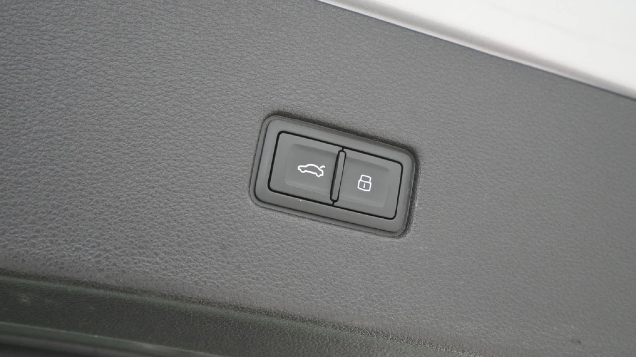 Audi Q8 55 TFSI e 381 pk quattro S-Line