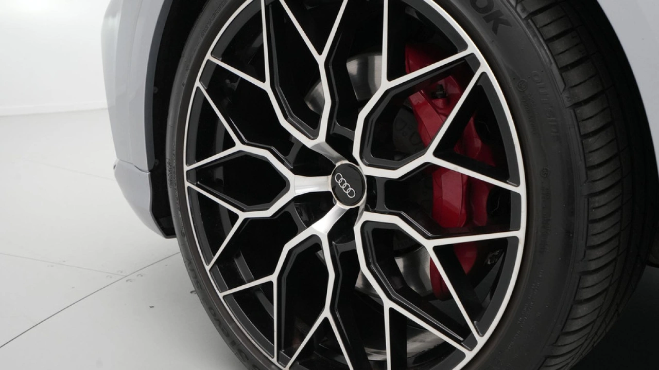 Audi Q8 55 TFSI e 381 pk quattro S-Line