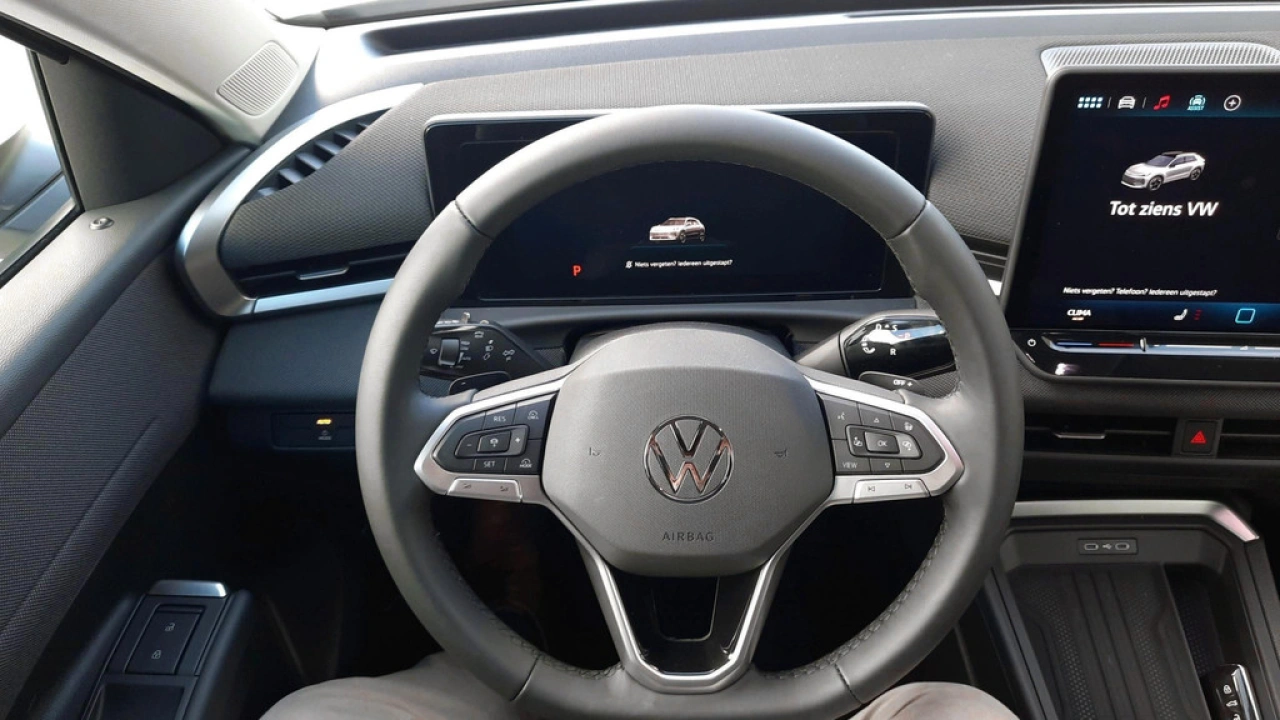 Volkswagen T-Roc 1.5 eTsi Life First Edition | 18