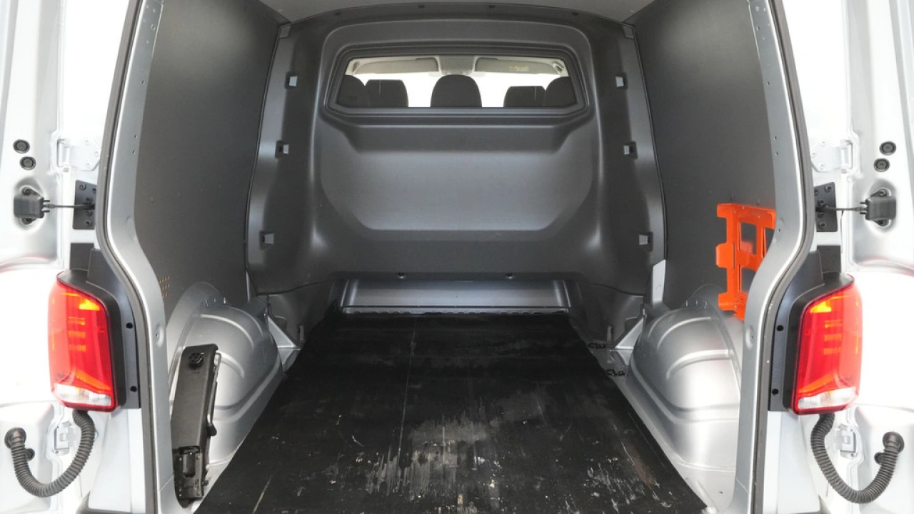 VW Bedrijfswagens Transporter 2.0 TDI 150pk DSG L2H1 Dubbele Cabine DC