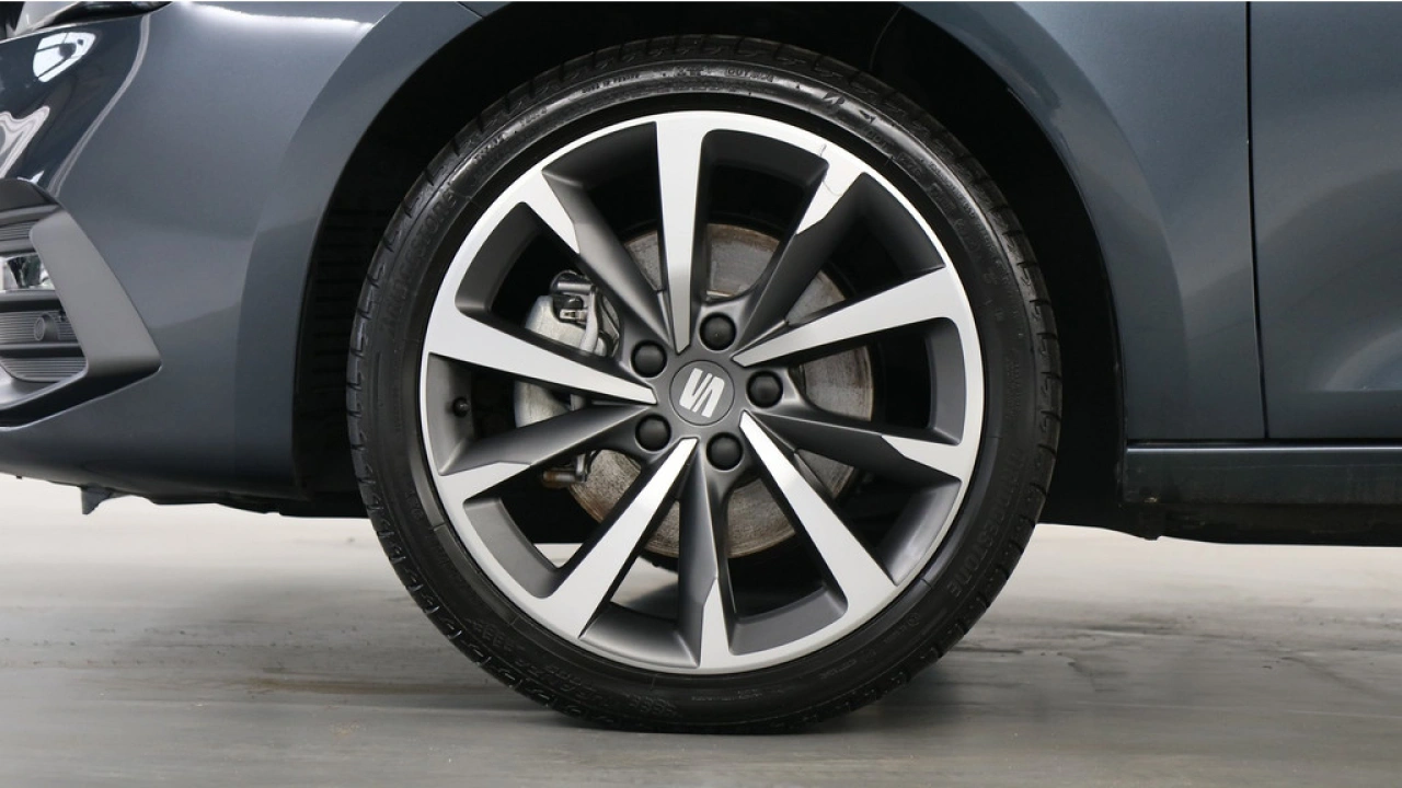 SEAT Leon Sportstourer 1.5 TSI 204pk e-Hybrid FR Business DSG