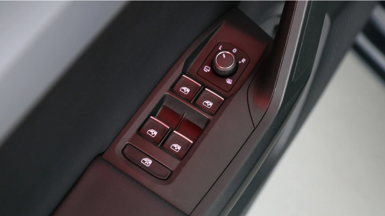 SEAT Leon Sportstourer 1.5 TSI 204pk e-Hybrid FR Business DSG