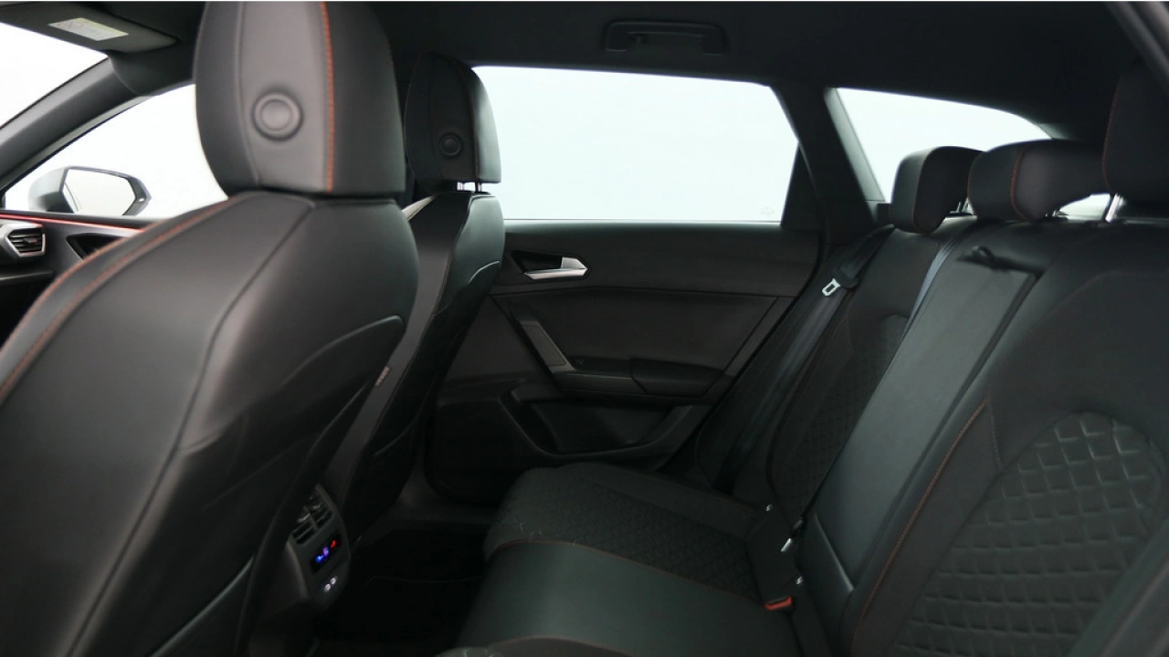 SEAT Leon Sportstourer 1.5 TSI 204pk e-Hybrid FR Business DSG