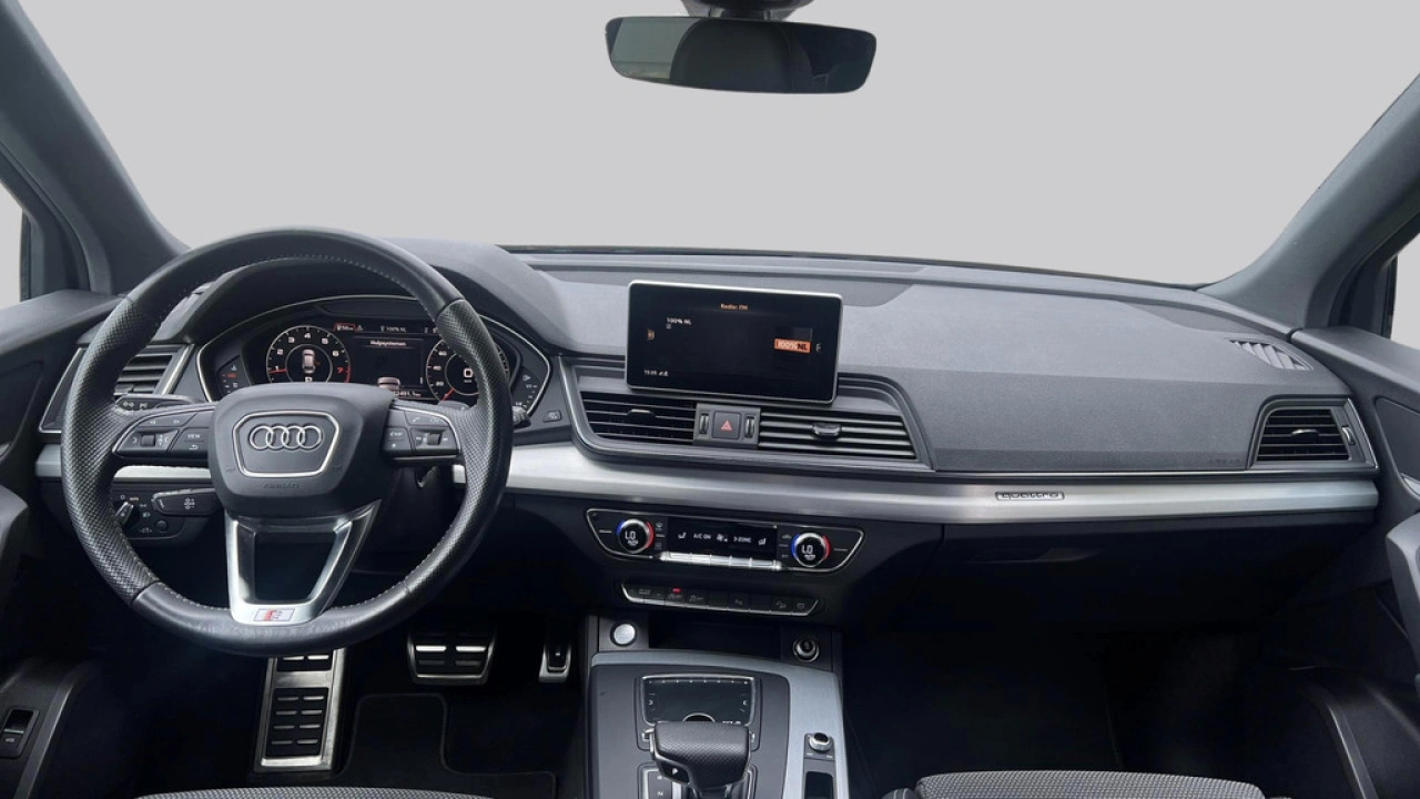 Audi Q5 2.0 TFSI 252pk Quattro S Line Edition / Getint Glas / Wegklapbare Trekhaak / Hill Hold