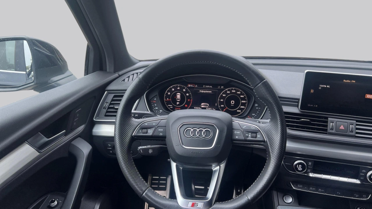 Audi Q5 2.0 TFSI 252pk Quattro S Line Edition / Getint Glas / Wegklapbare Trekhaak / Hill Hold