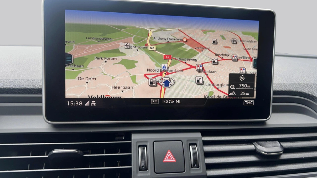 Audi Q5 2.0 TFSI 252pk Quattro S Line Edition / Getint Glas / Wegklapbare Trekhaak / Hill Hold