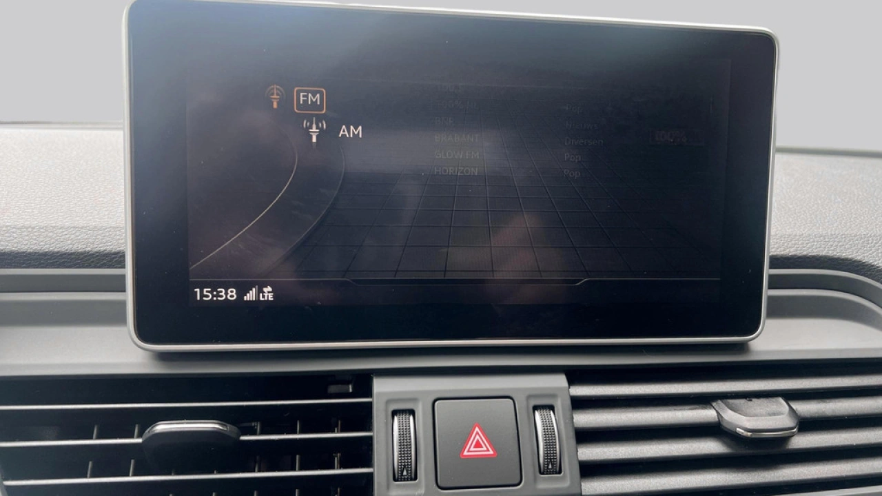 Audi Q5 2.0 TFSI 252pk Quattro S Line Edition / Getint Glas / Wegklapbare Trekhaak / Hill Hold