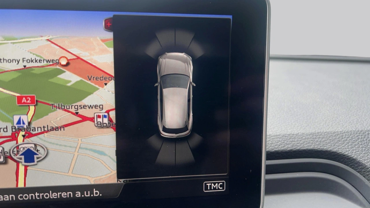 Audi Q5 2.0 TFSI 252pk Quattro S Line Edition / Getint Glas / Wegklapbare Trekhaak / Hill Hold