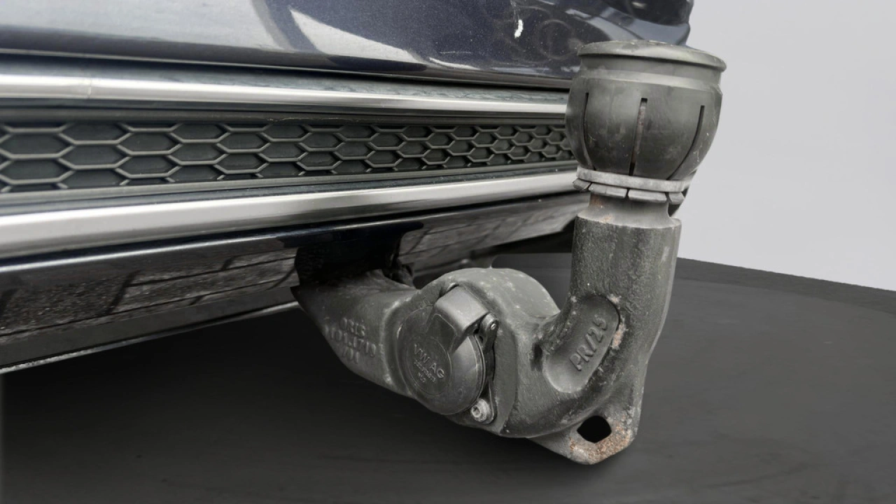 Audi Q5 2.0 TFSI 252pk Quattro S Line Edition / Getint Glas / Wegklapbare Trekhaak / Hill Hold