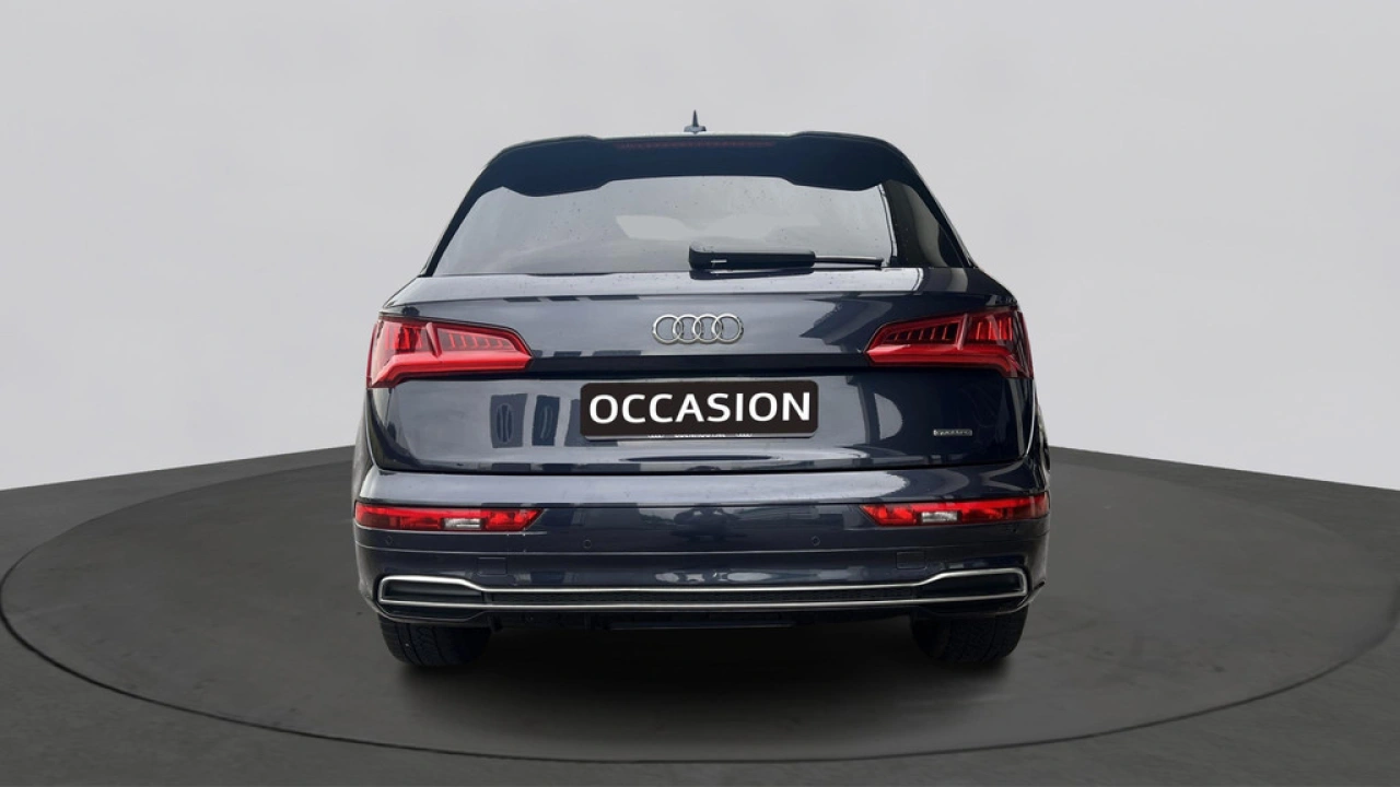 Audi Q5 2.0 TFSI 252pk Quattro S Line Edition / Getint Glas / Wegklapbare Trekhaak / Hill Hold