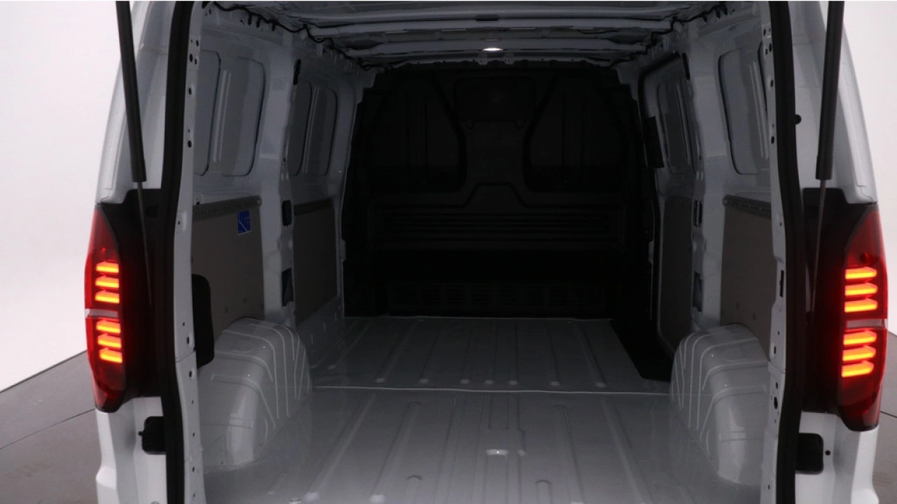 VW Bedrijfswagens E-Transporter L1H1 64kWh 136pk Life