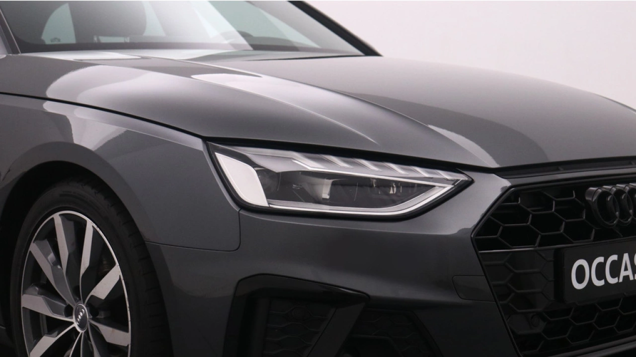 Audi A4 Avant 35 TFSI Launch edition Sport | PDC v+a | Zwart optiek | Carplay | Stoelverwarming |