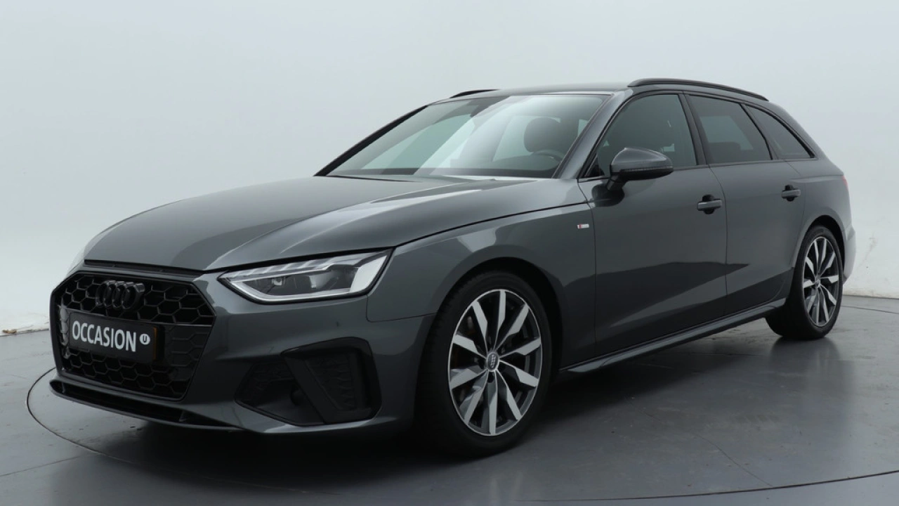 Audi A4 Avant 35 TFSI Launch edition Sport | PDC v+a | Zwart optiek | Carplay | Stoelverwarming |