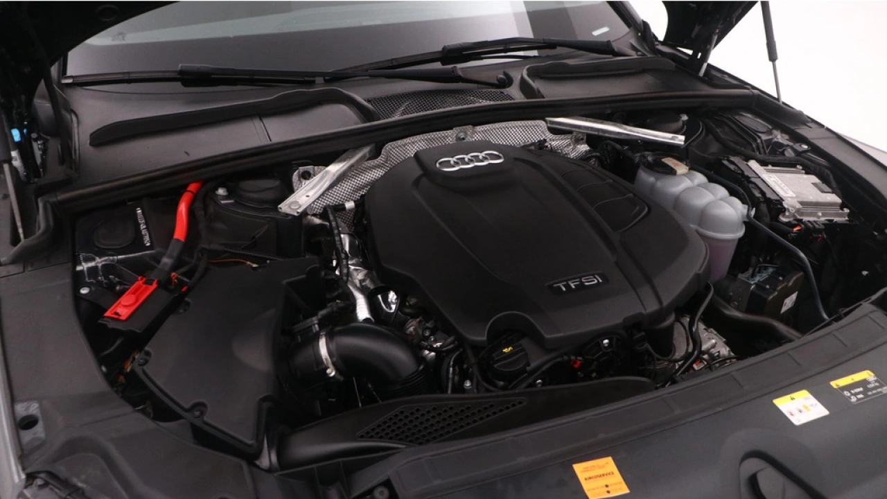 Audi A4 Avant 35 TFSI Launch edition Sport | PDC v+a | Zwart optiek | Carplay | Stoelverwarming |