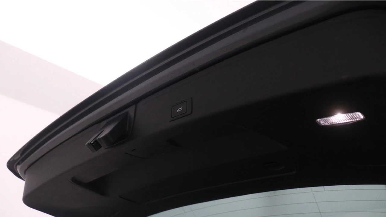 Audi A4 Avant 35 TFSI Launch edition Sport | PDC v+a | Zwart optiek | Carplay | Stoelverwarming |