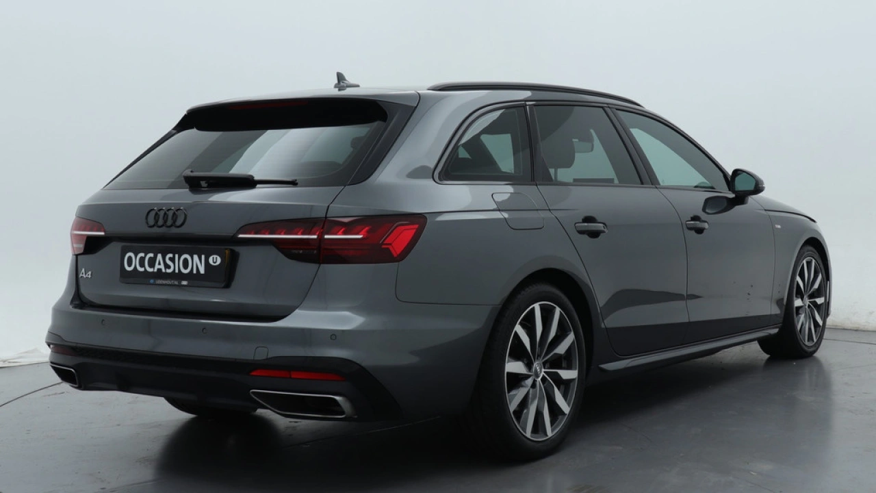 Audi A4 Avant 35 TFSI Launch edition Sport | PDC v+a | Zwart optiek | Carplay | Stoelverwarming |