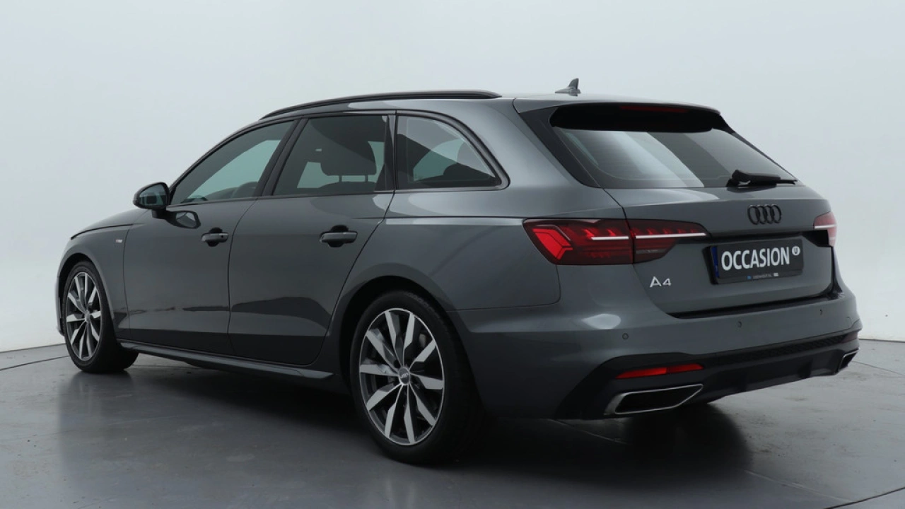 Audi A4 Avant 35 TFSI Launch edition Sport | PDC v+a | Zwart optiek | Carplay | Stoelverwarming |