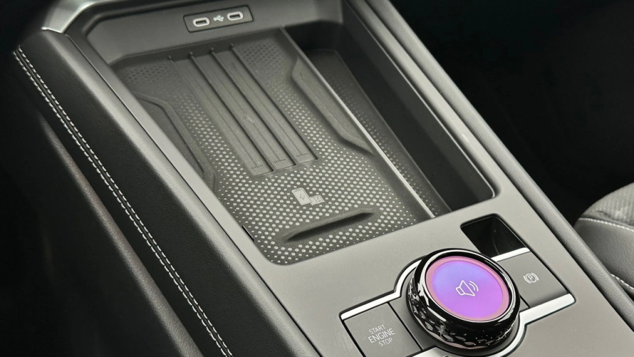 Volkswagen T-Roc 1.5 eTsi 150pk DSG R-Line First Edition