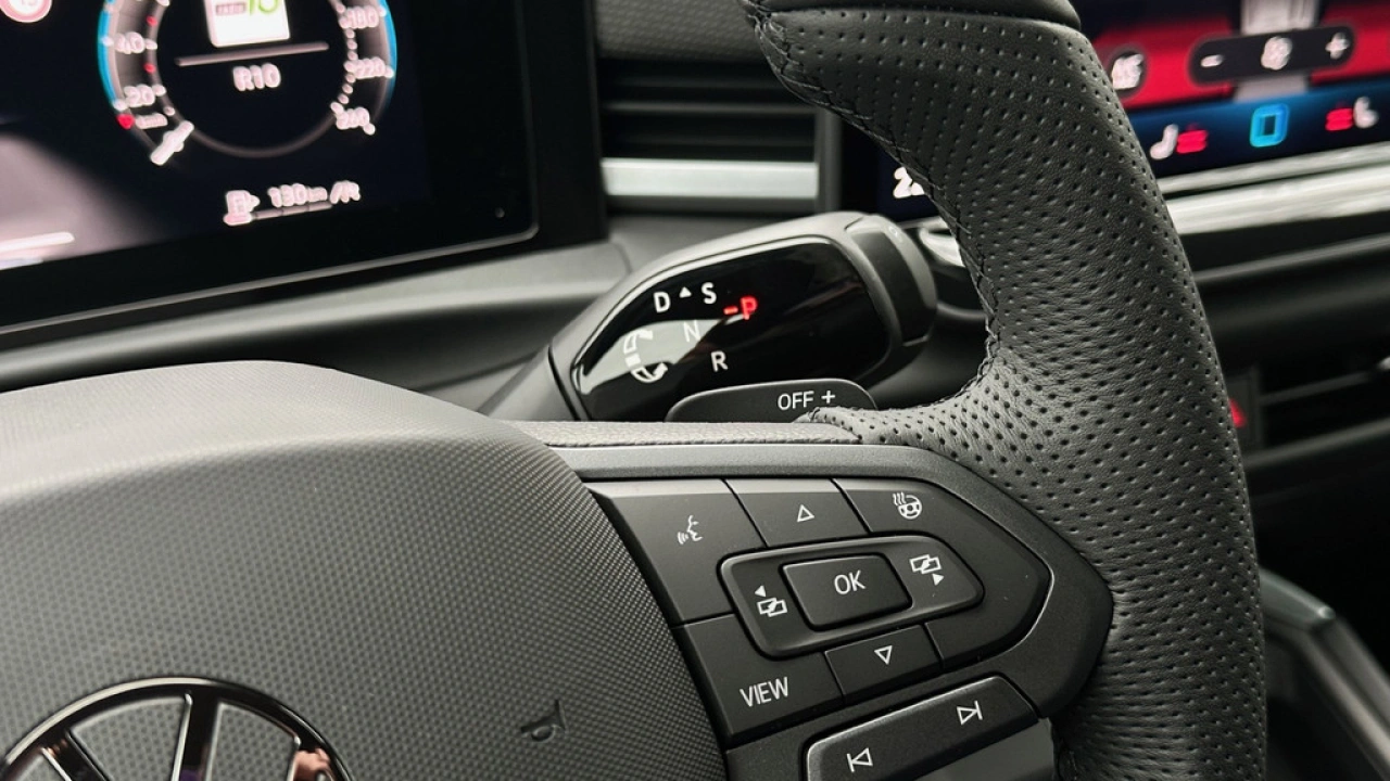 Volkswagen T-Roc 1.5 eTsi 150pk DSG R-Line First Edition