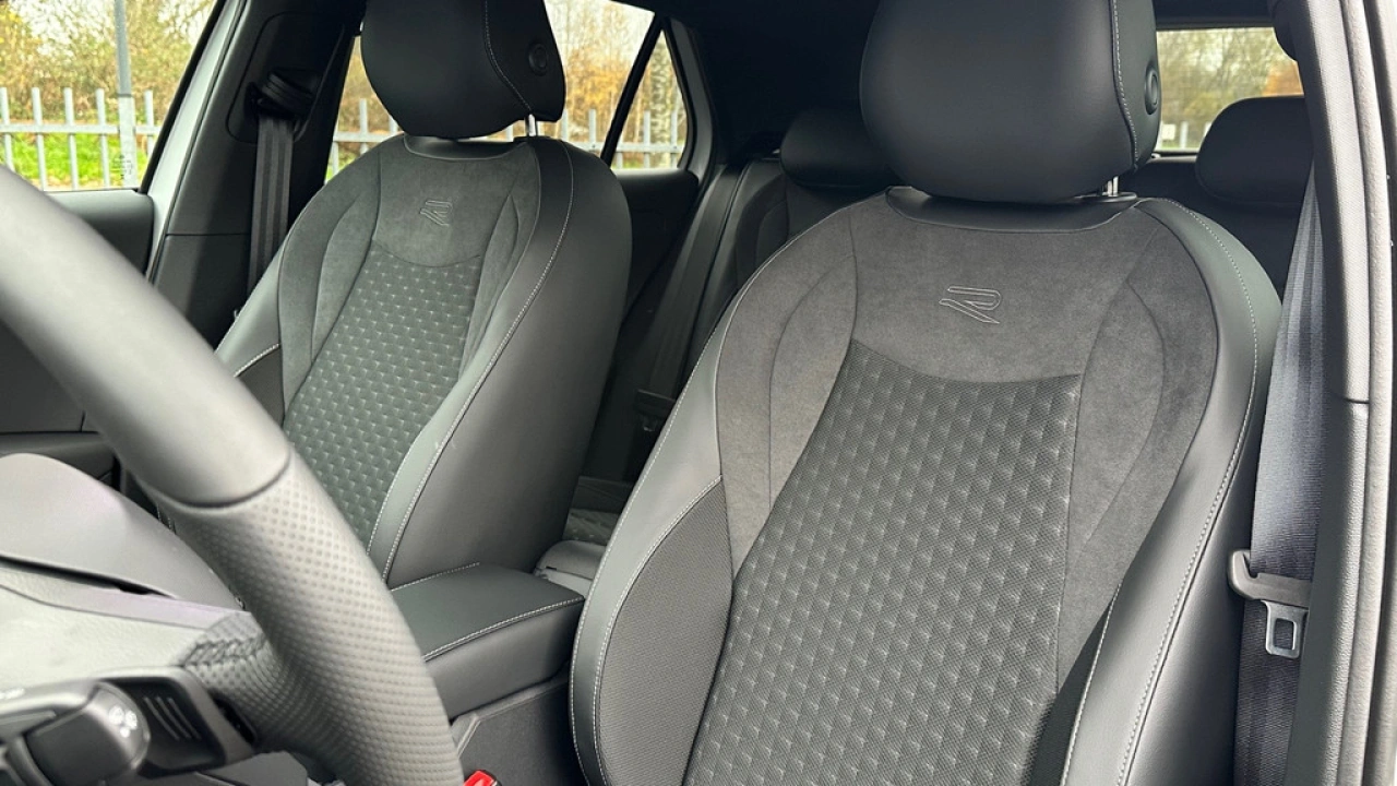 Volkswagen T-Roc 1.5 eTsi 150pk DSG R-Line First Edition