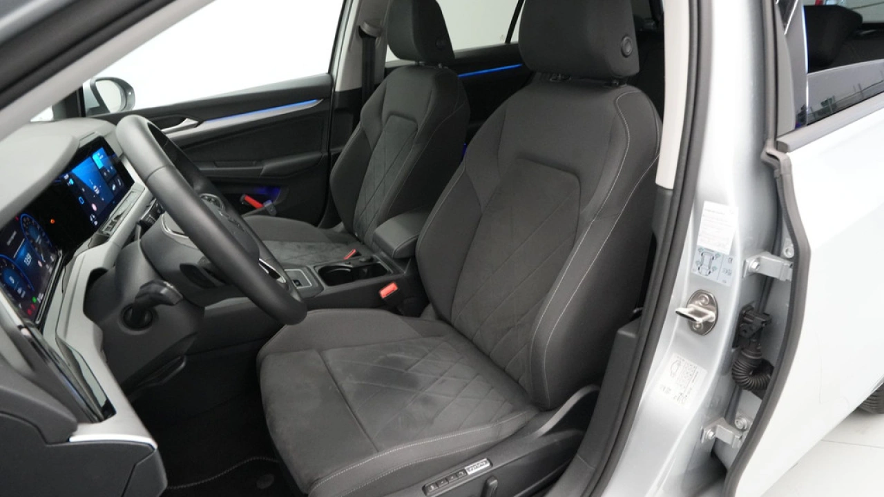 Volkswagen Golf 1.0 eTSI 110pk DSG Life Business