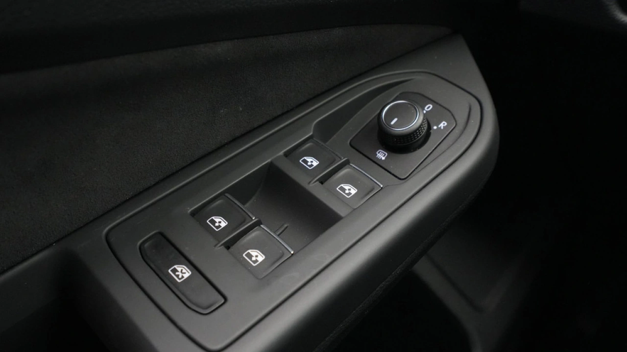 Volkswagen Golf 1.0 eTSI 110pk DSG Life Business