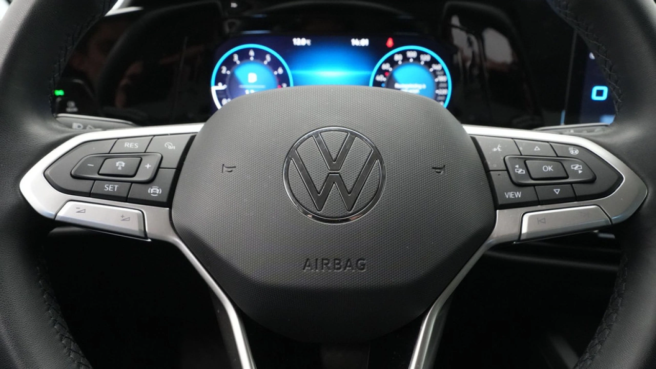 Volkswagen Golf 1.0 eTSI 110pk DSG Life Business