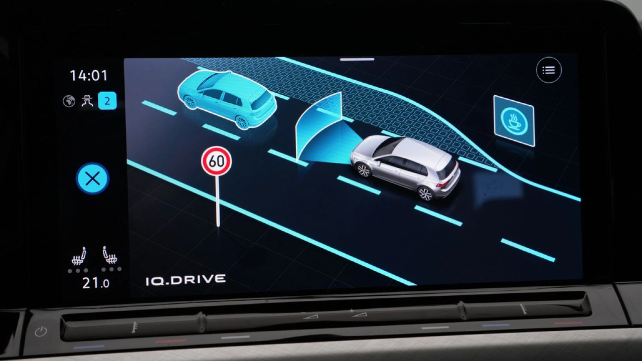 Volkswagen Golf 1.0 eTSI 110pk DSG Life Business