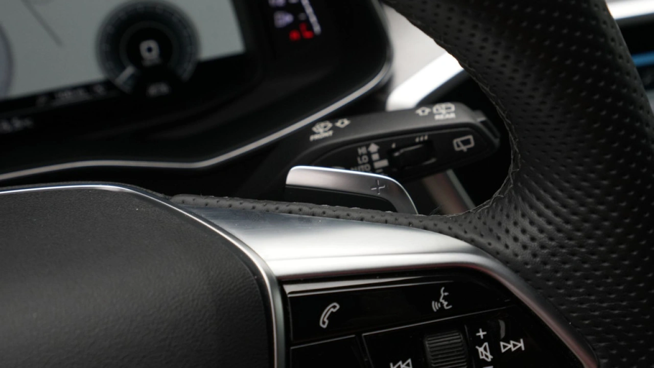 Audi A6 Avant 55 TFSI e quattro 367pk Pro Line S-Line Competition